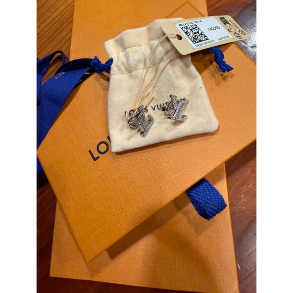 Louis Vuitton ICONIC EARRINGS NWT - Picture 8 of 11